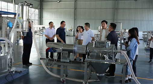 【頂端新聞】數(shù)智賦能新鄉(xiāng)造，看新鄉(xiāng)如何打響產(chǎn)業(yè)轉(zhuǎn)型新名片